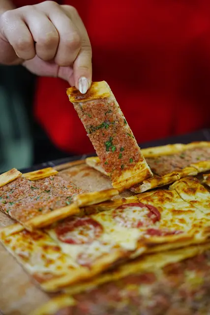 Kıymalı pide, hareket çekimi
